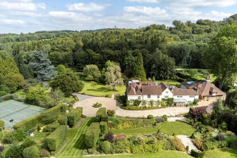 Roof Cleaning in Loxhill