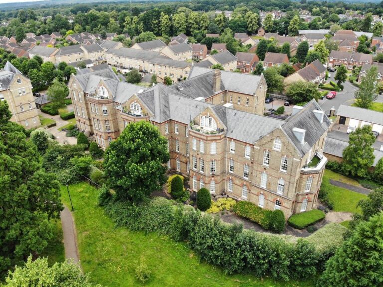 Roof Cleaning in Knaphill